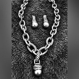 Tahitian black pearl necklace pendant & matching drop earrings. Yurman inspired.